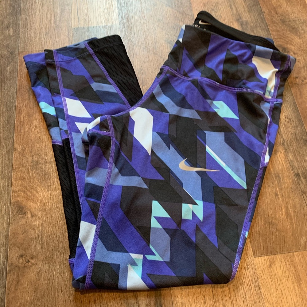 Nike Athletic Workout Running Patterned Capri Pan… - image 1